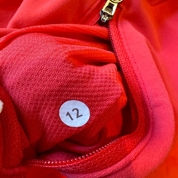 Lululemon red toasty tech pullover jacket size 12 - Picture 5 of 6